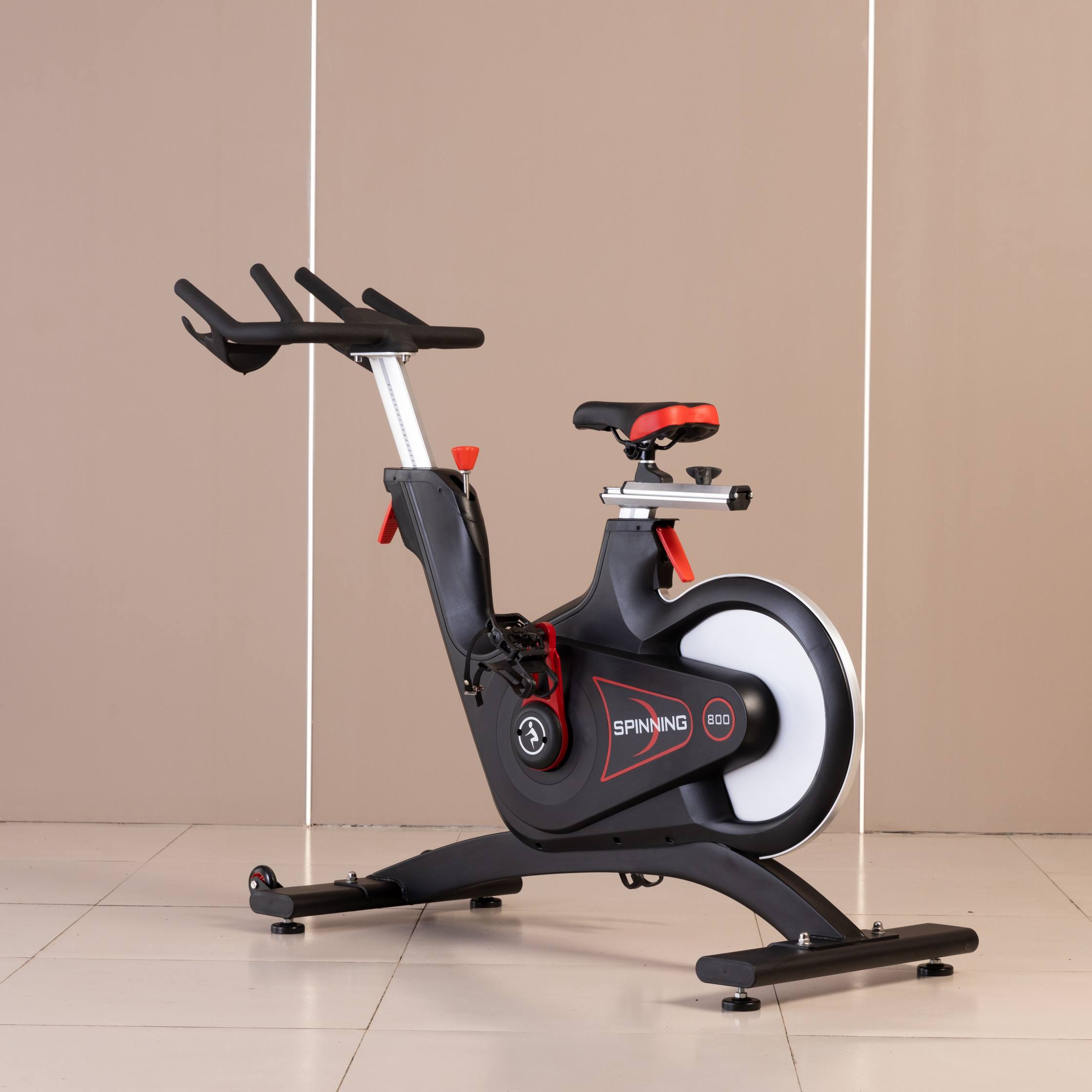 Bicicleta estática de resistencia magnética para gimnasio